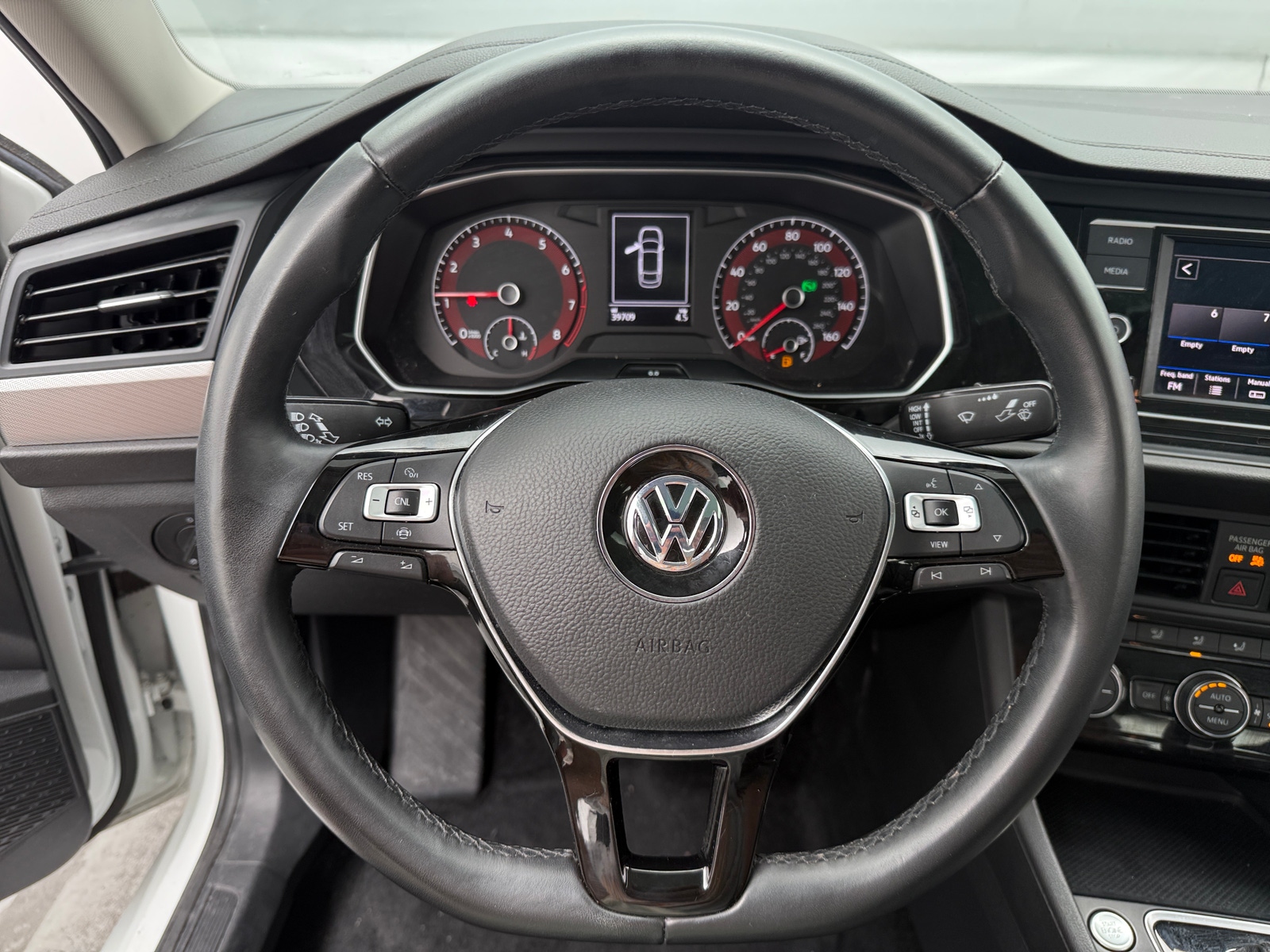 Thumbnail: 2019 Volkswagen Jetta - 5