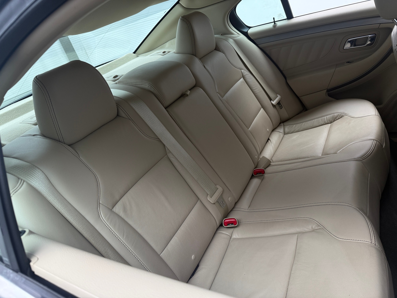 Thumbnail: 2016 Ford Taurus - 5