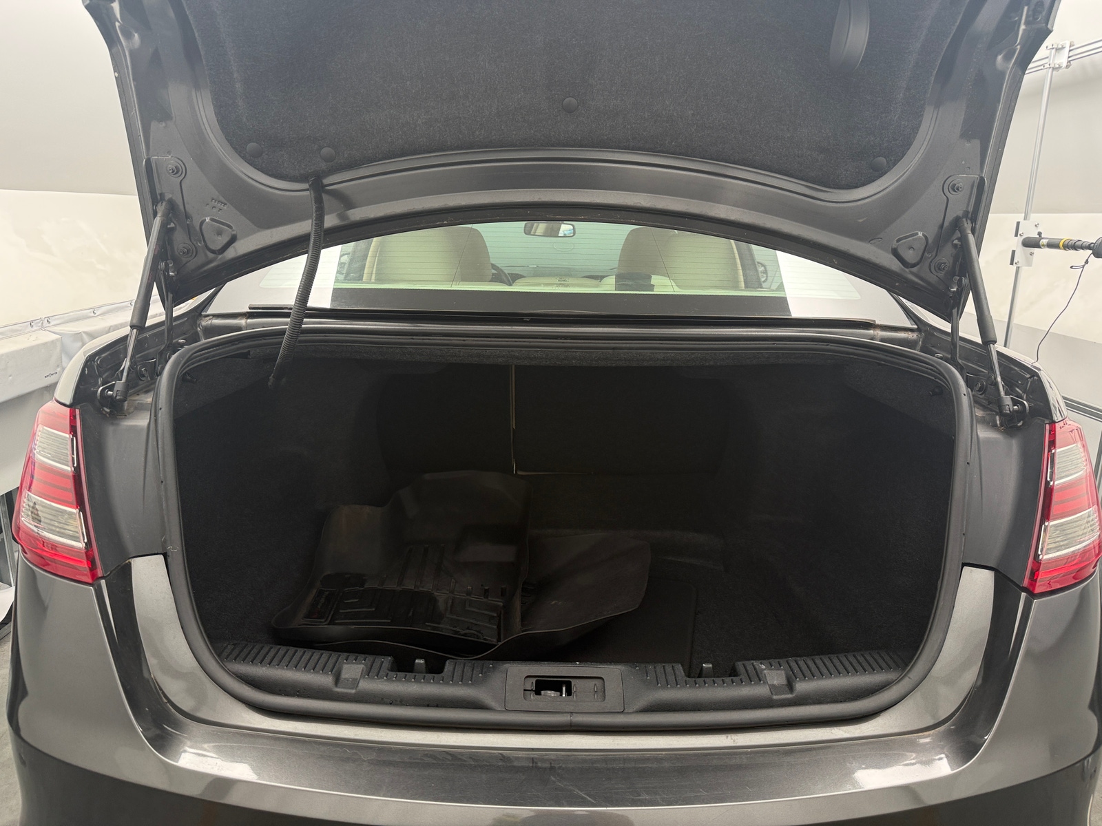 Thumbnail: 2016 Ford Taurus - 6