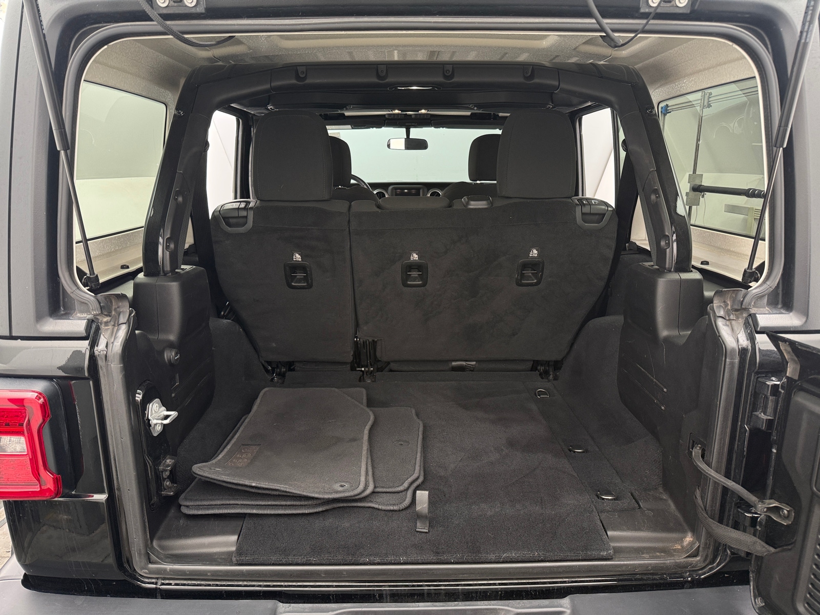 Thumbnail: 2019 Jeep Wrangler - 7