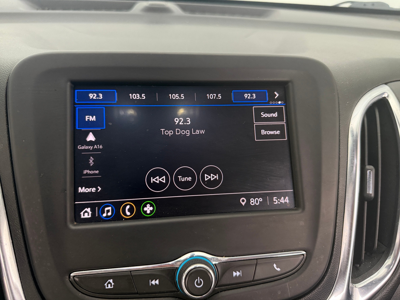 Thumbnail: 2022 Chevrolet Equinox - 4