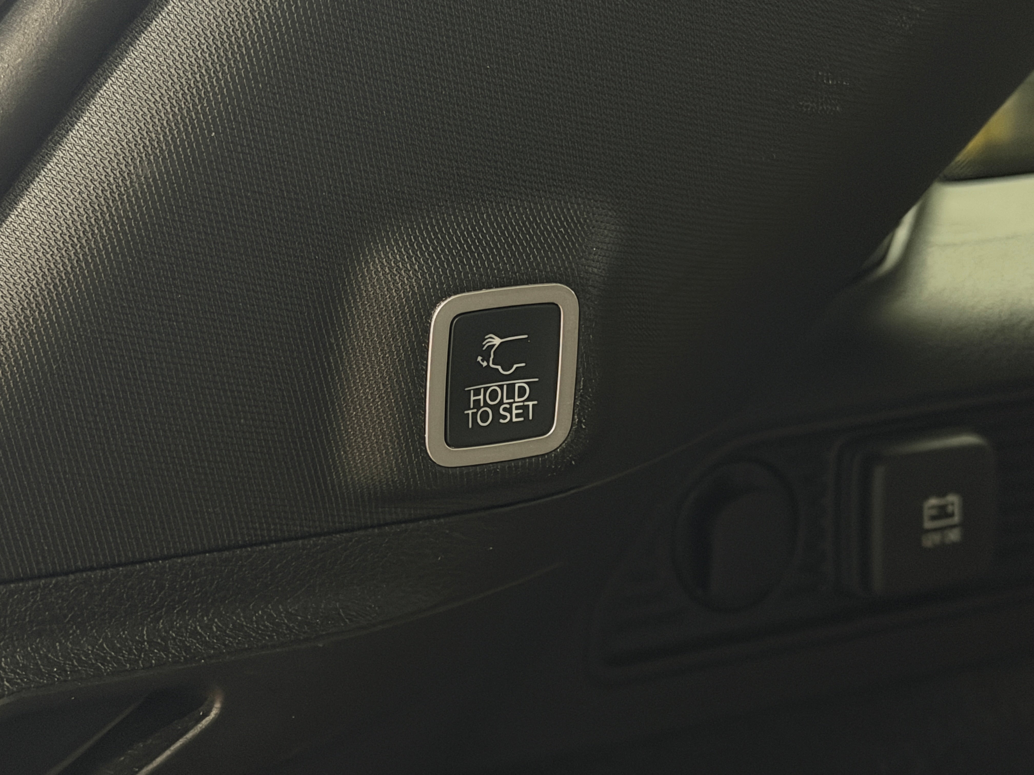 1C4RJHEG1S8769054