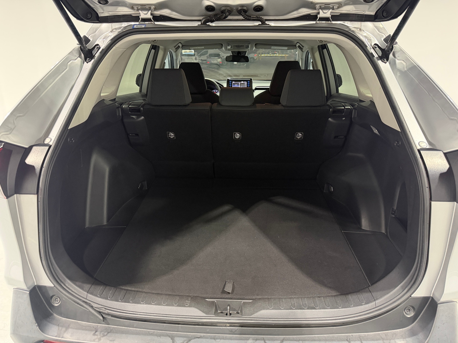 Thumbnail: 2019 Toyota RAV4 - 7