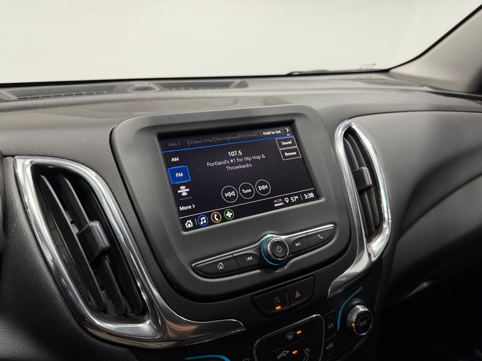 Thumbnail: 2023 Chevrolet Equinox - 4