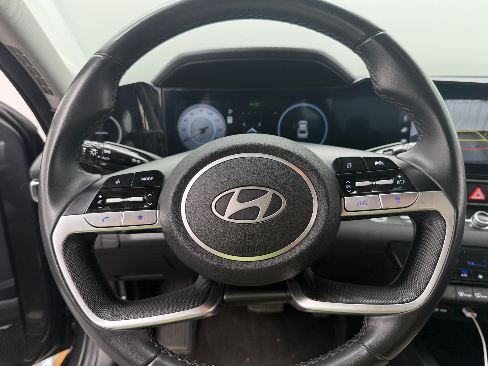 Thumbnail: 2024 Hyundai Elantra - 4
