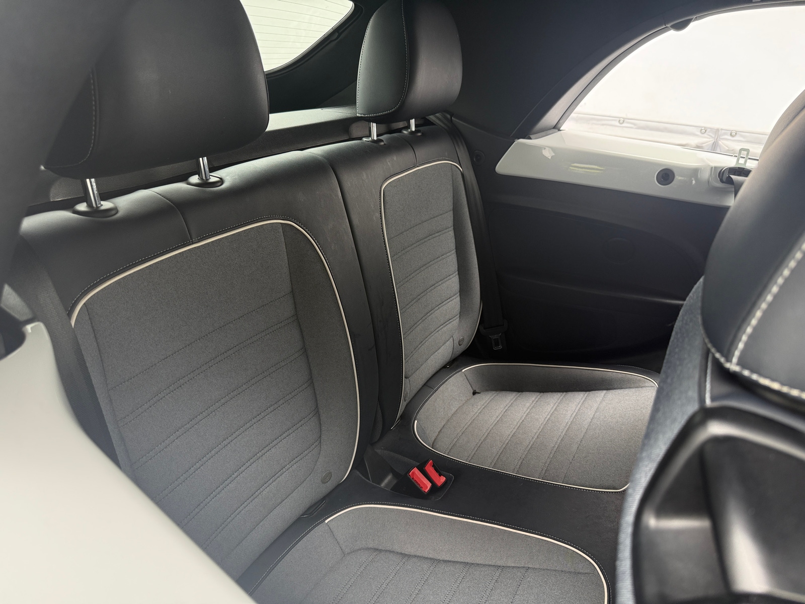 Thumbnail: 2016 Volkswagen Beetle - 5
