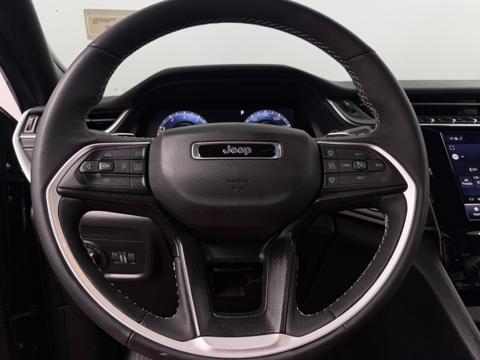 Thumbnail: 2025 Jeep Grand Cherokee - 5