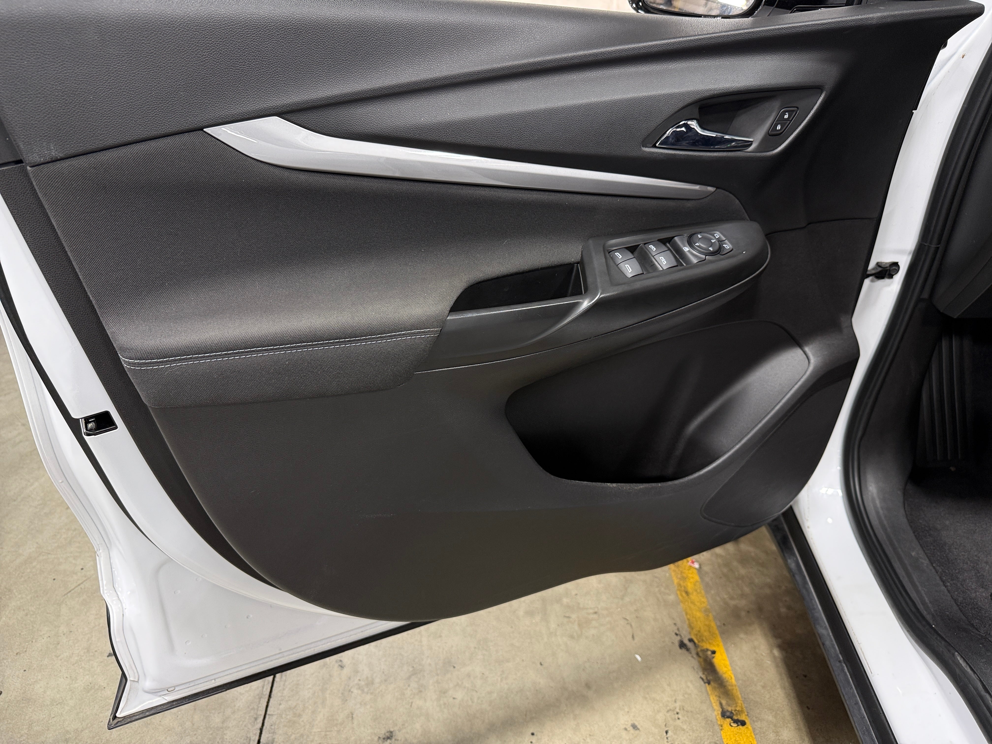 Used 2022 Chevrolet Bolt EUV LT with VIN 1G1FY6S03N4107104 for sale in Auburn, WA