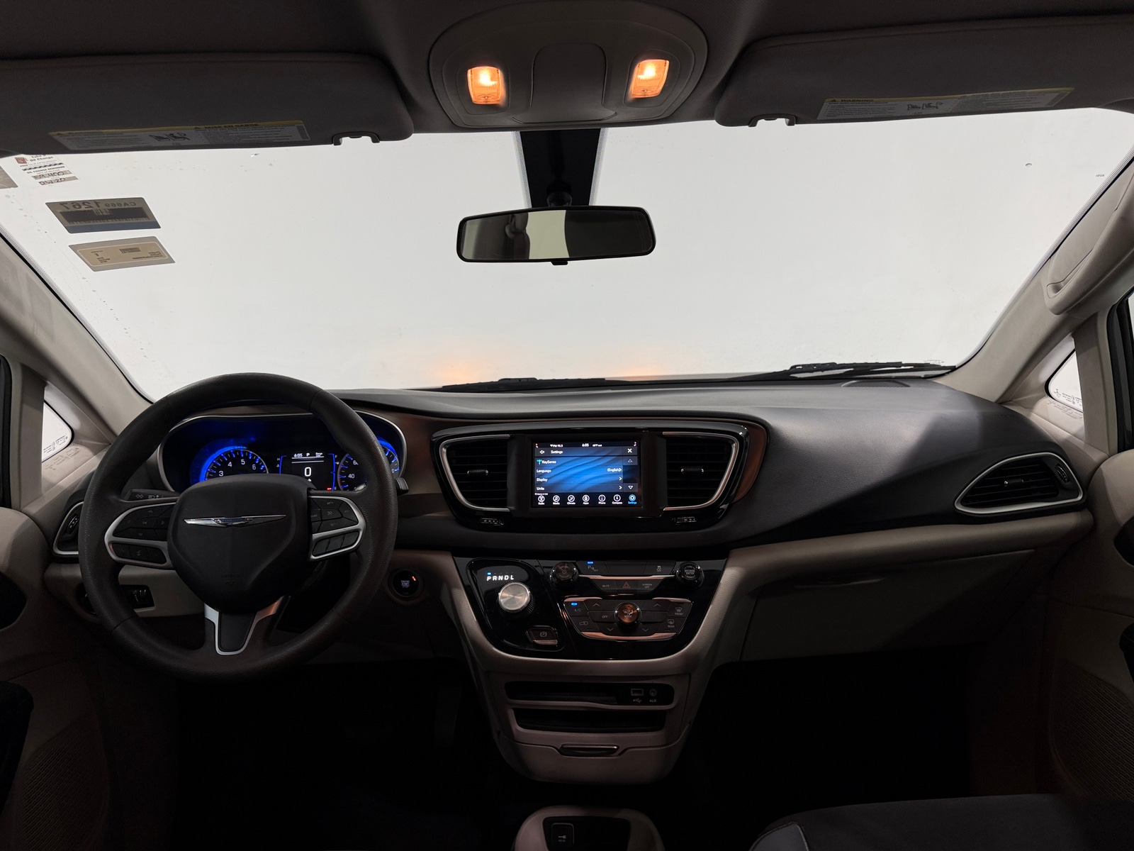 Thumbnail: 2018 Chrysler Pacifica - 3