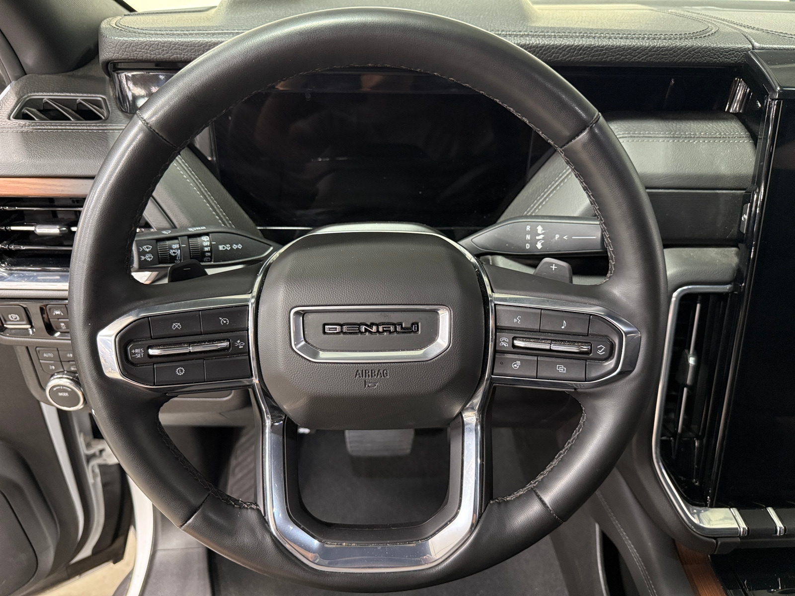 Thumbnail: 2025 GMC Yukon - 4