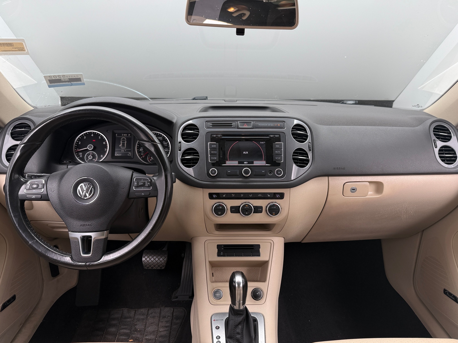 Thumbnail: 2014 Volkswagen Tiguan - 3