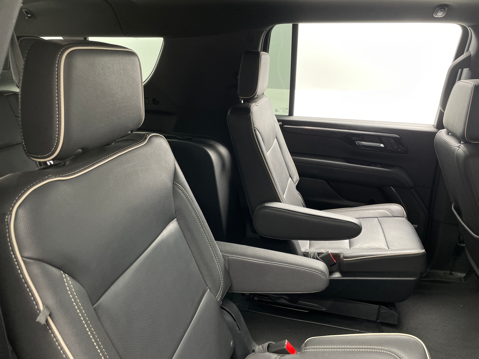 Thumbnail: 2025 Chevrolet Suburban - 5