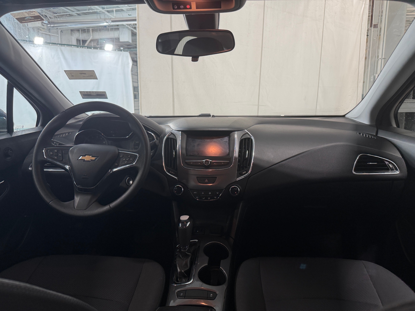 Thumbnail: 2019 Chevrolet Cruze - 3