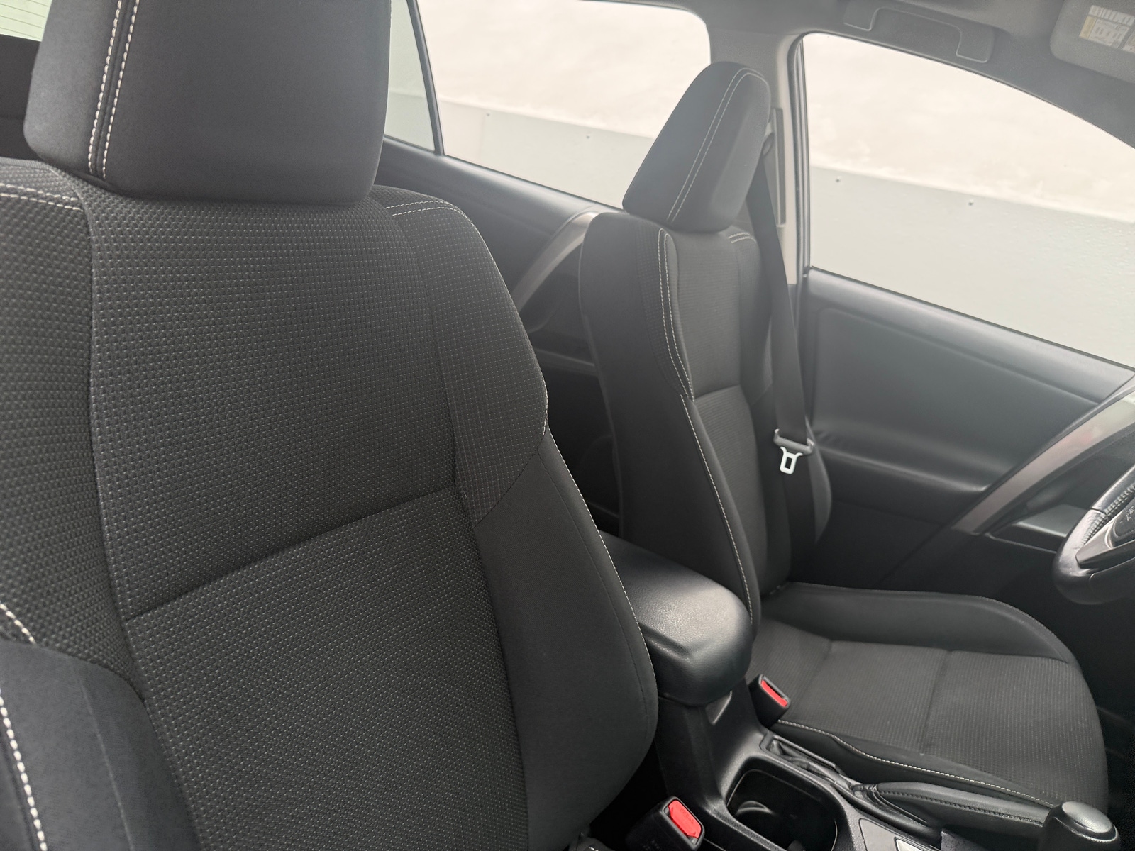 Thumbnail: 2016 Toyota RAV4 - 2
