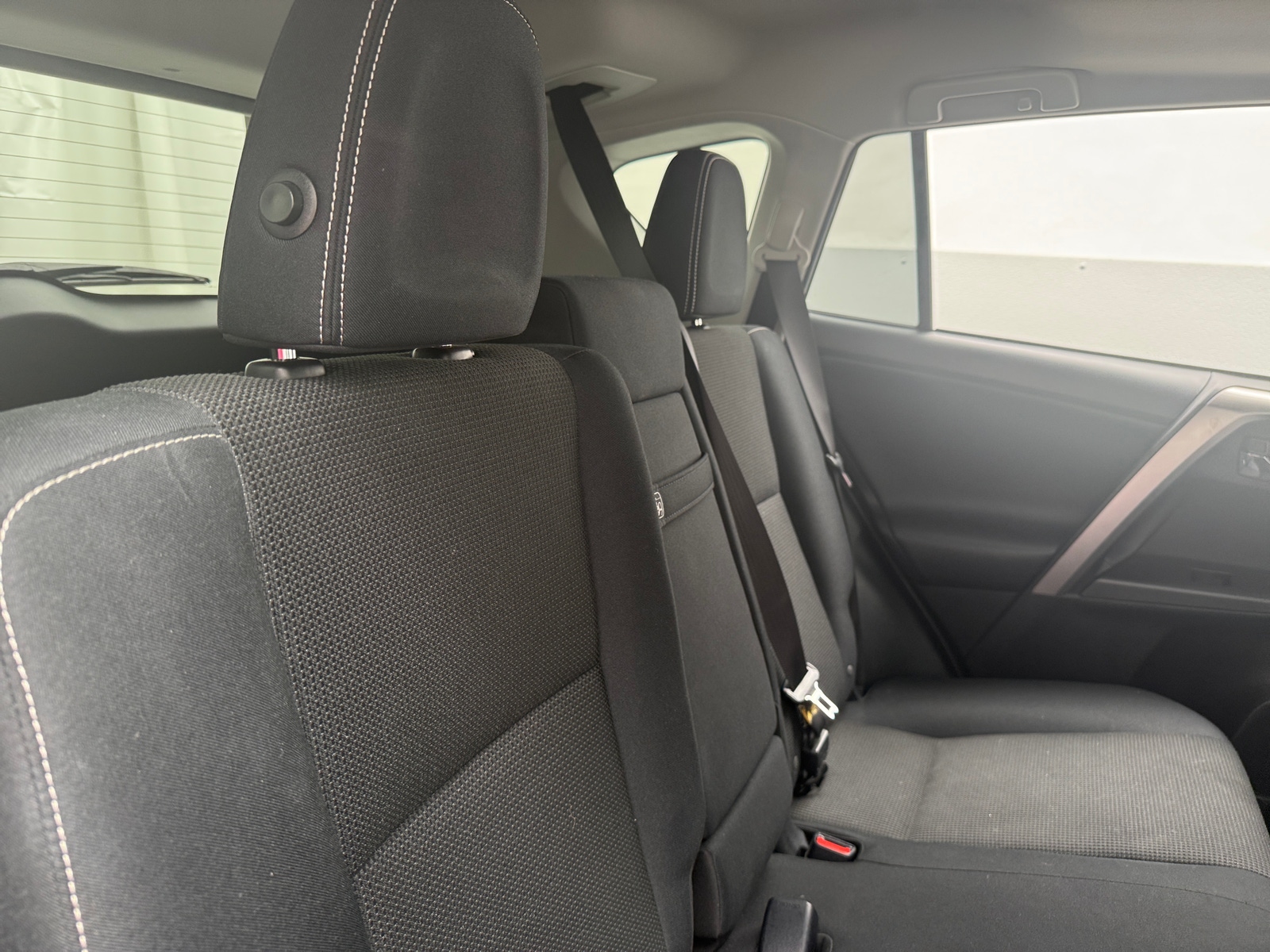Thumbnail: 2016 Toyota RAV4 - 6