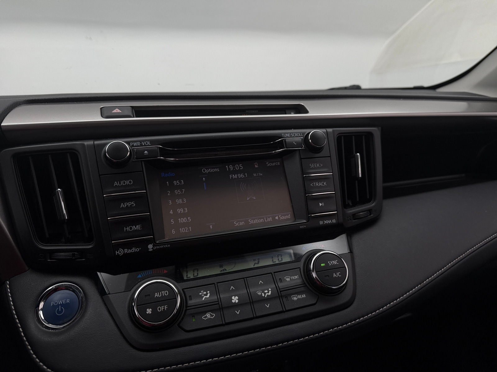 Thumbnail: 2016 Toyota RAV4 - 4