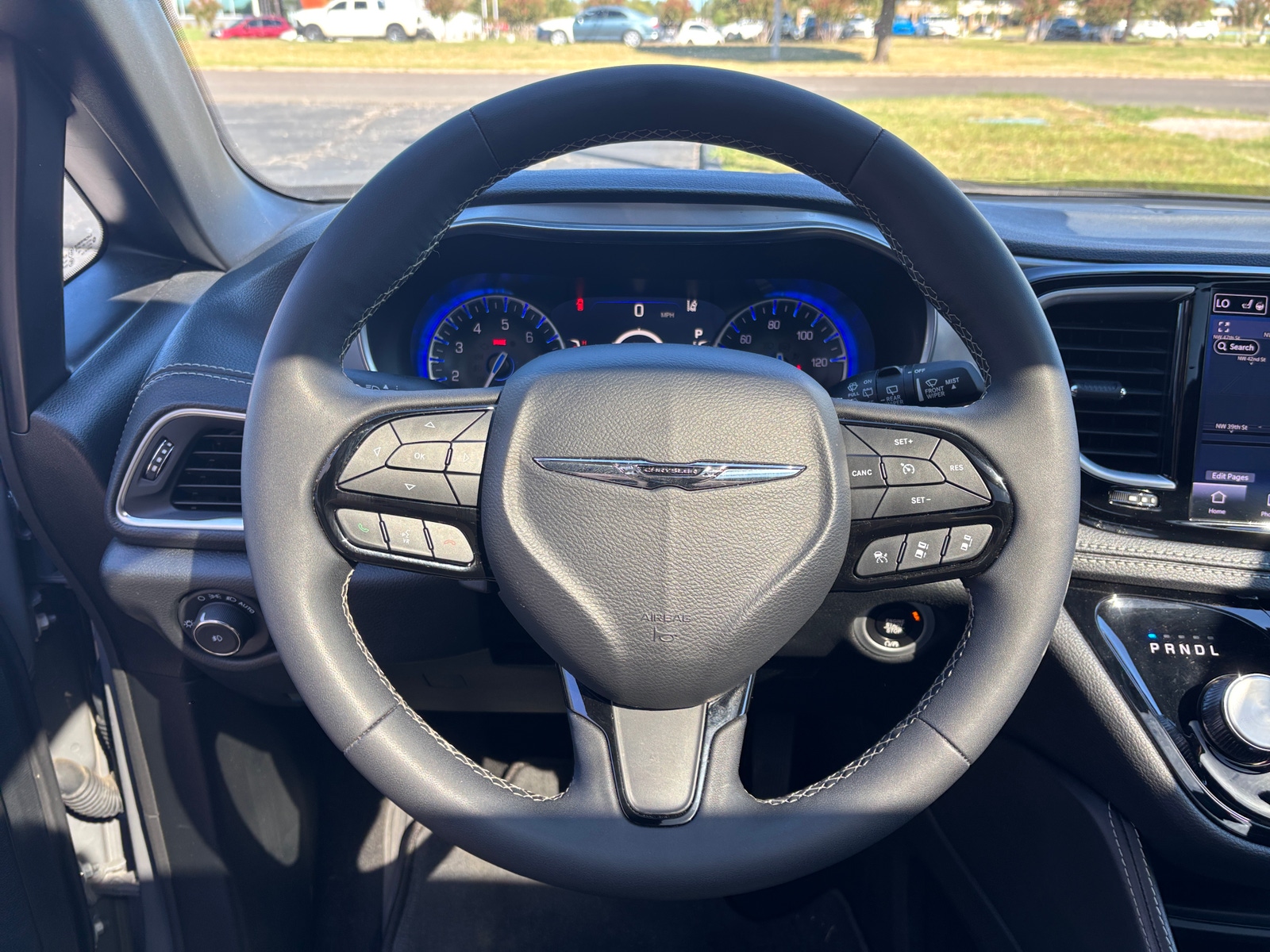 Thumbnail: 2025 Chrysler Pacifica - 5