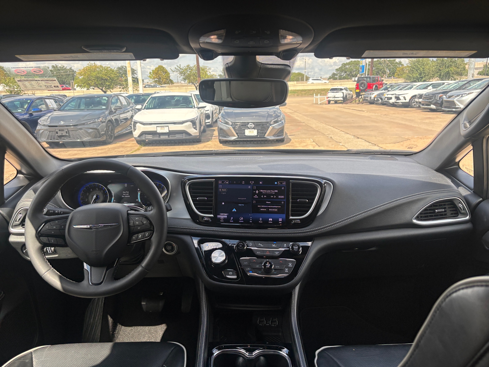 Thumbnail: 2025 Chrysler Pacifica - 3