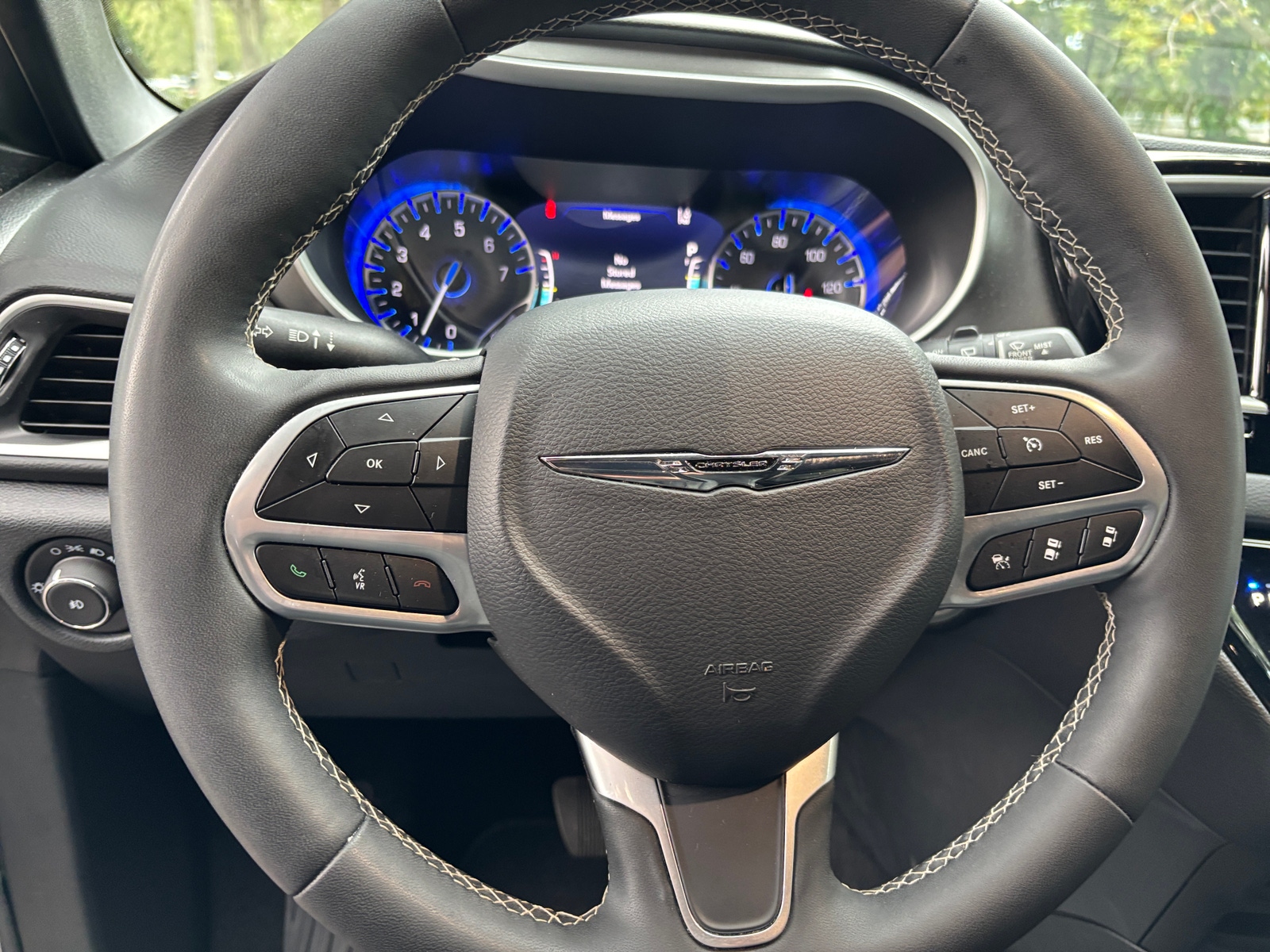 Thumbnail: 2025 Chrysler Pacifica - 4