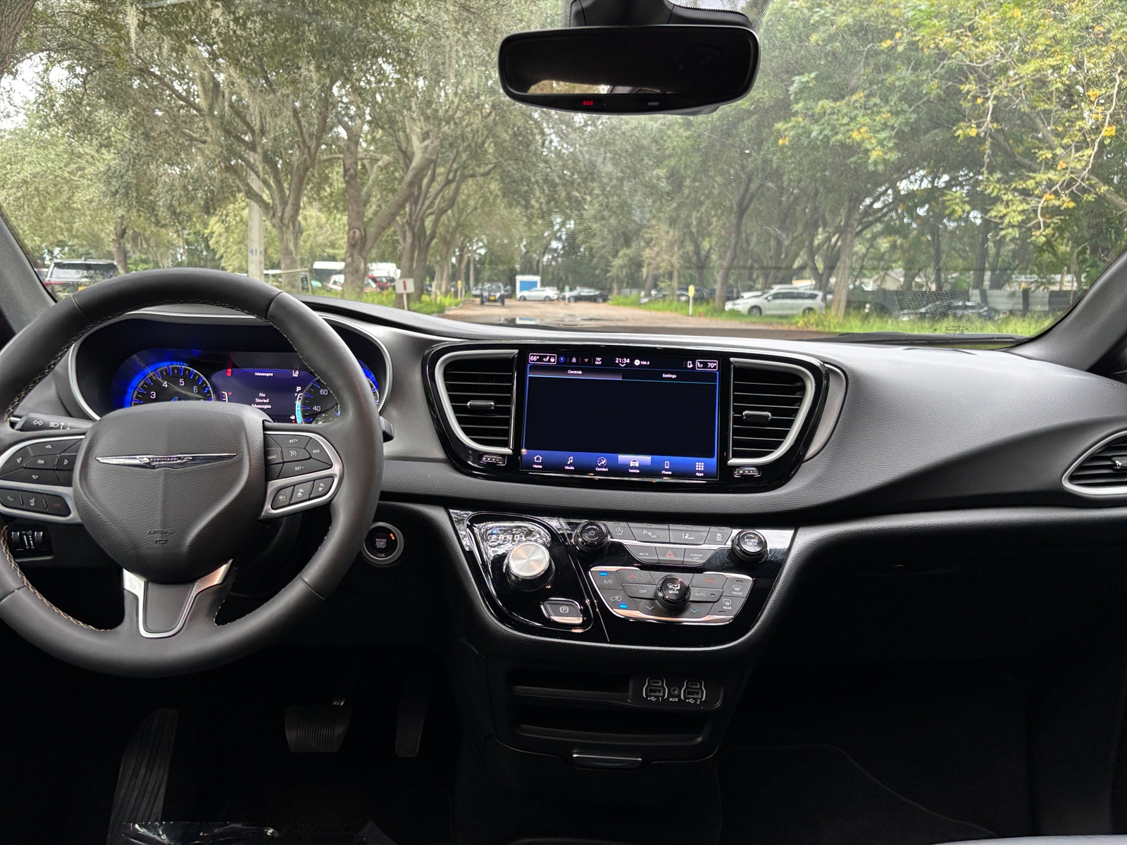 Thumbnail: 2025 Chrysler Pacifica - 2