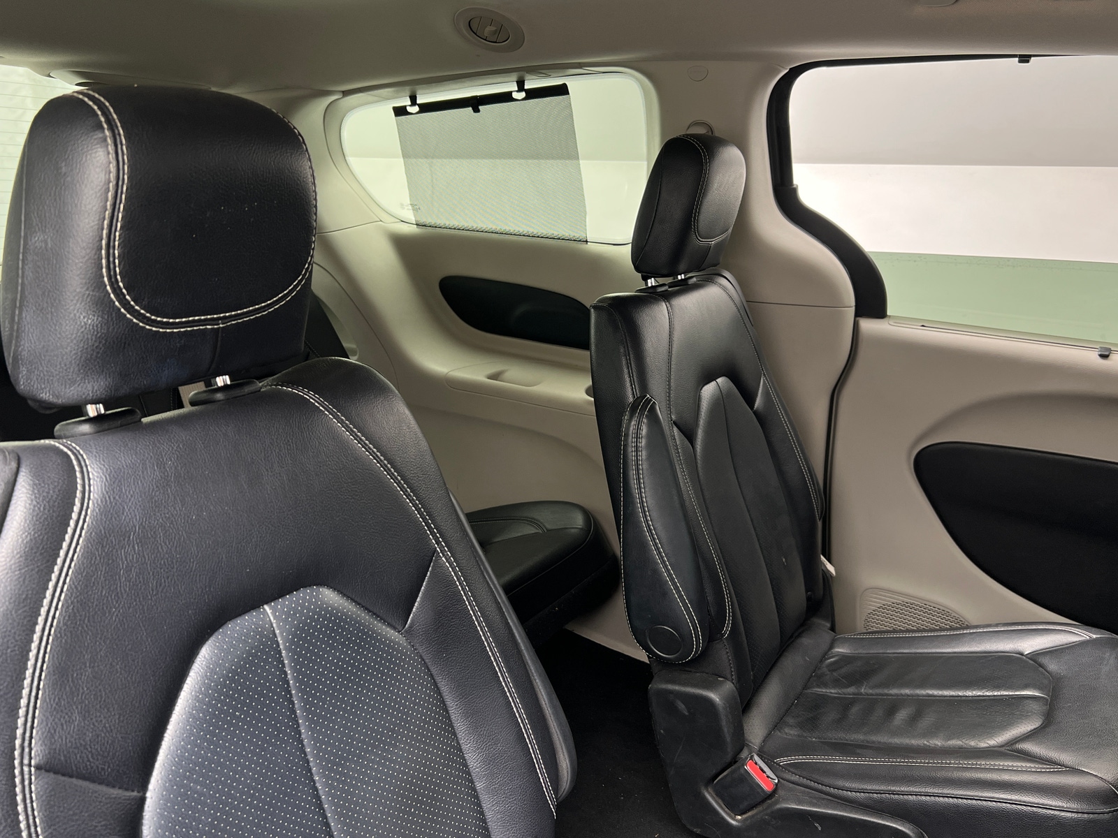 Thumbnail: 2022 Chrysler Pacifica - 5