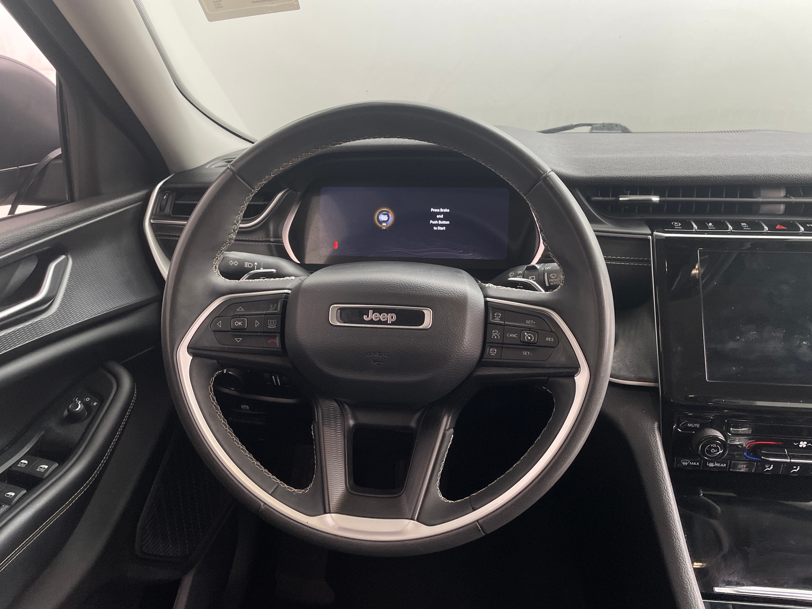 Thumbnail: 2023 Jeep Grand Cherokee L - 5