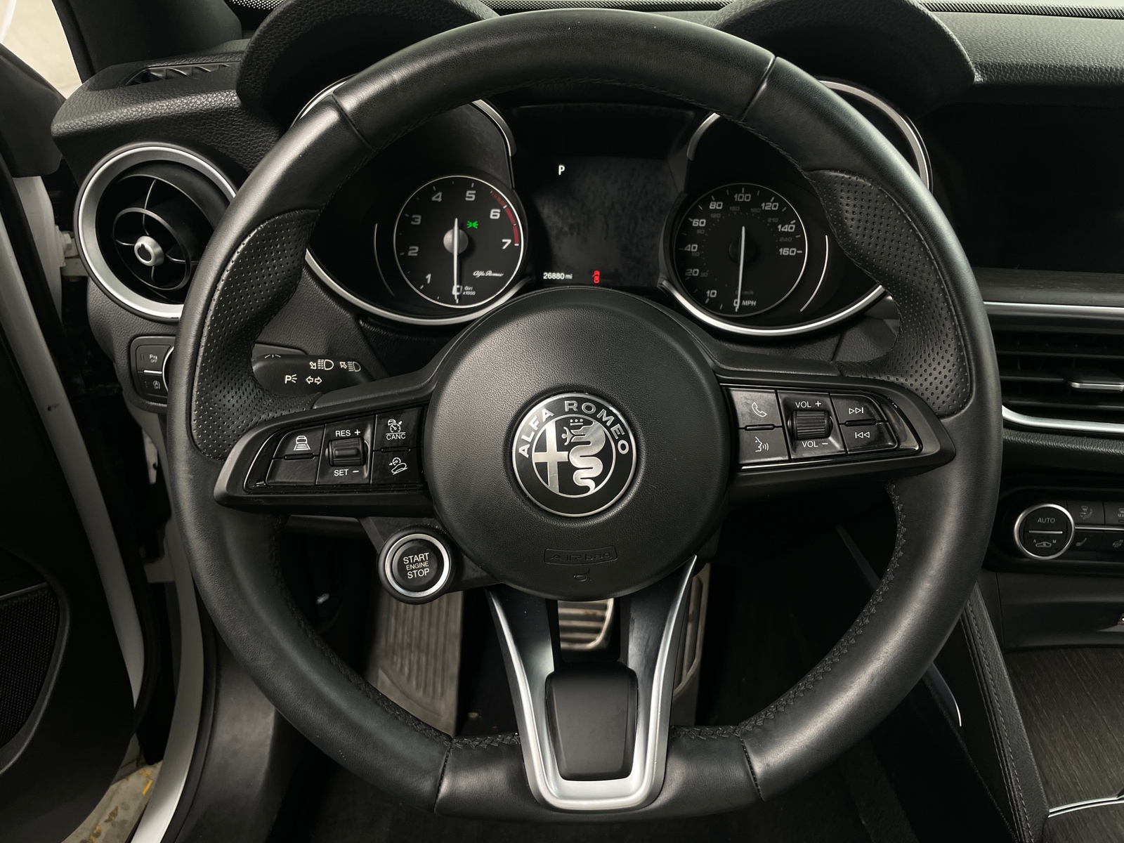 Thumbnail: 2023 Alfa Romeo Stelvio - 4