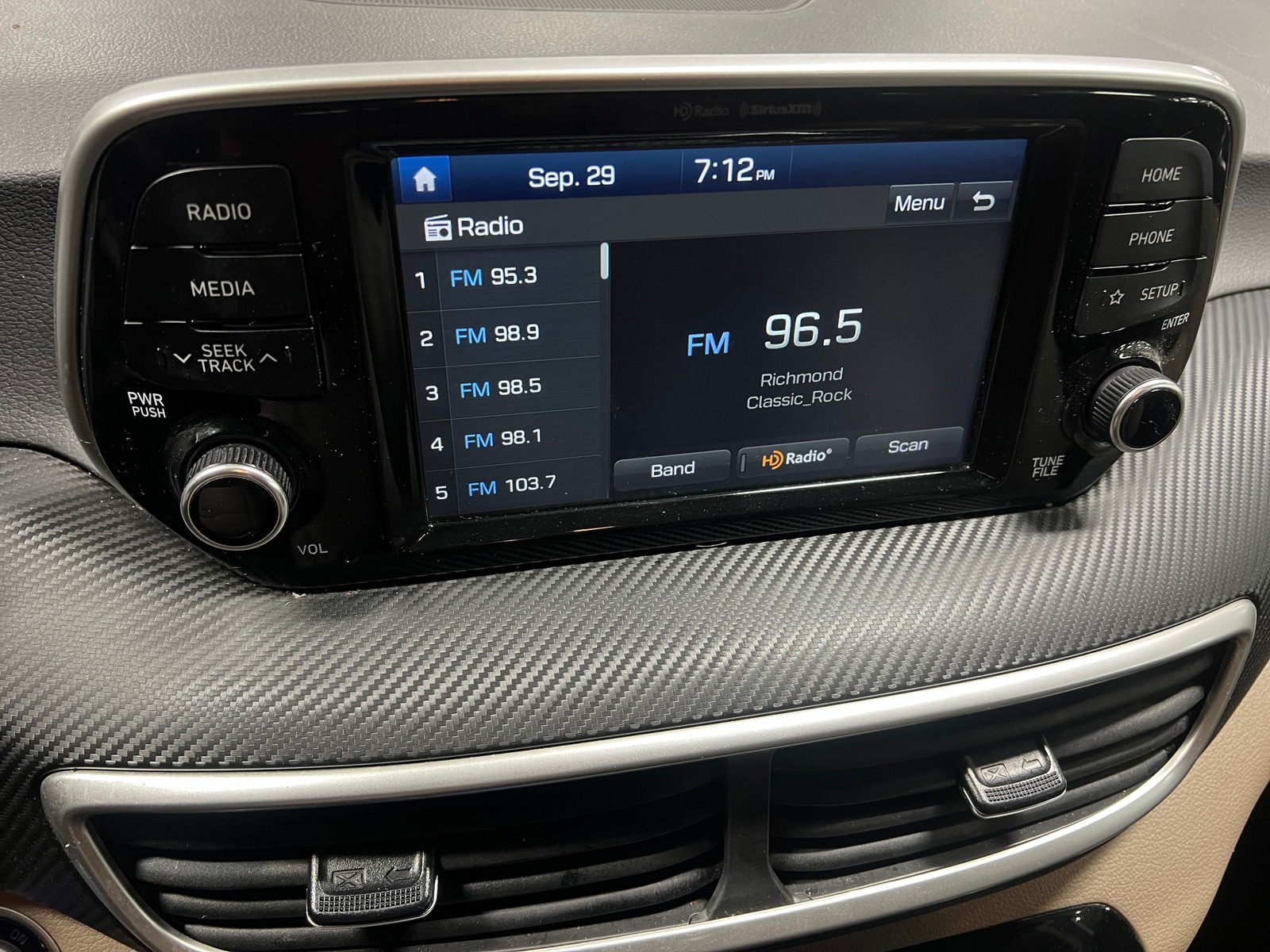 Thumbnail: 2019 Hyundai Tucson - 4