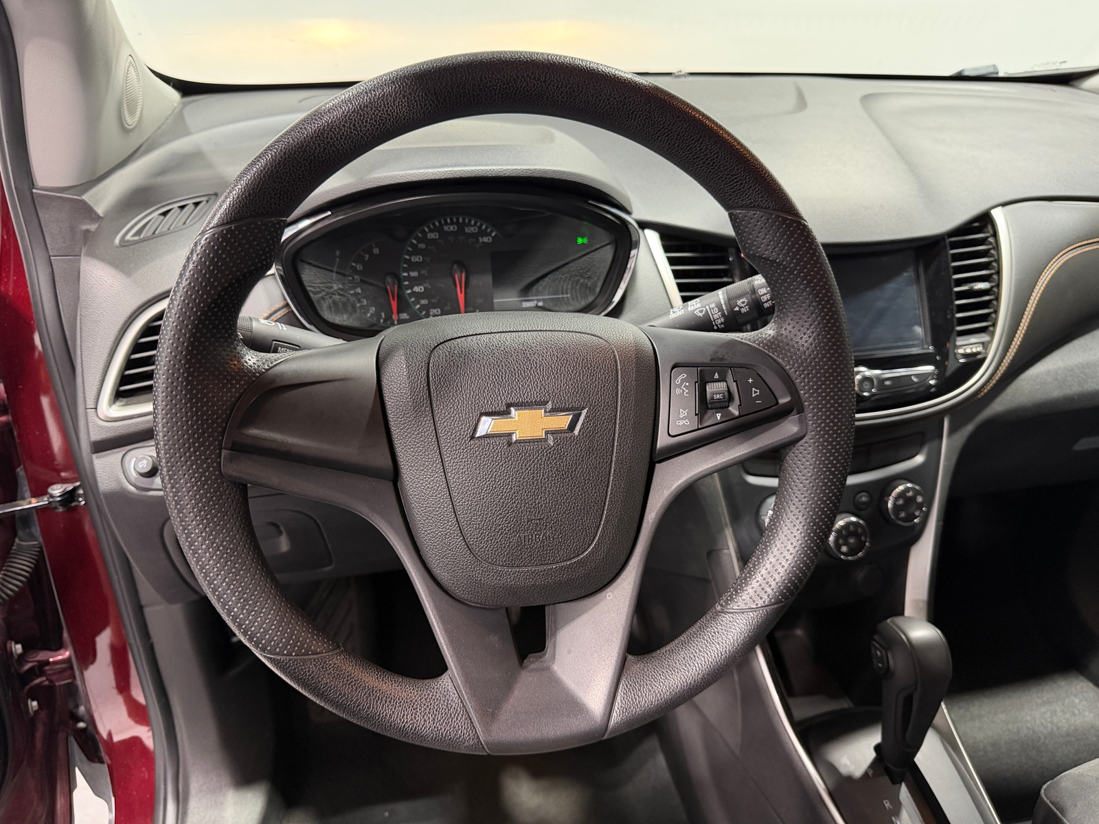 Thumbnail: 2017 Chevrolet Trax - 5