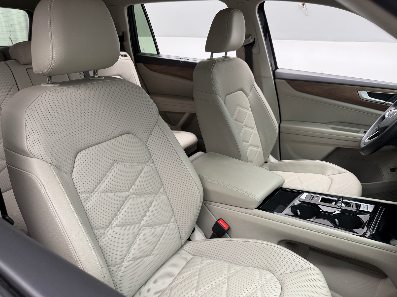 Thumbnail: 2026 Volkswagen Atlas - 2