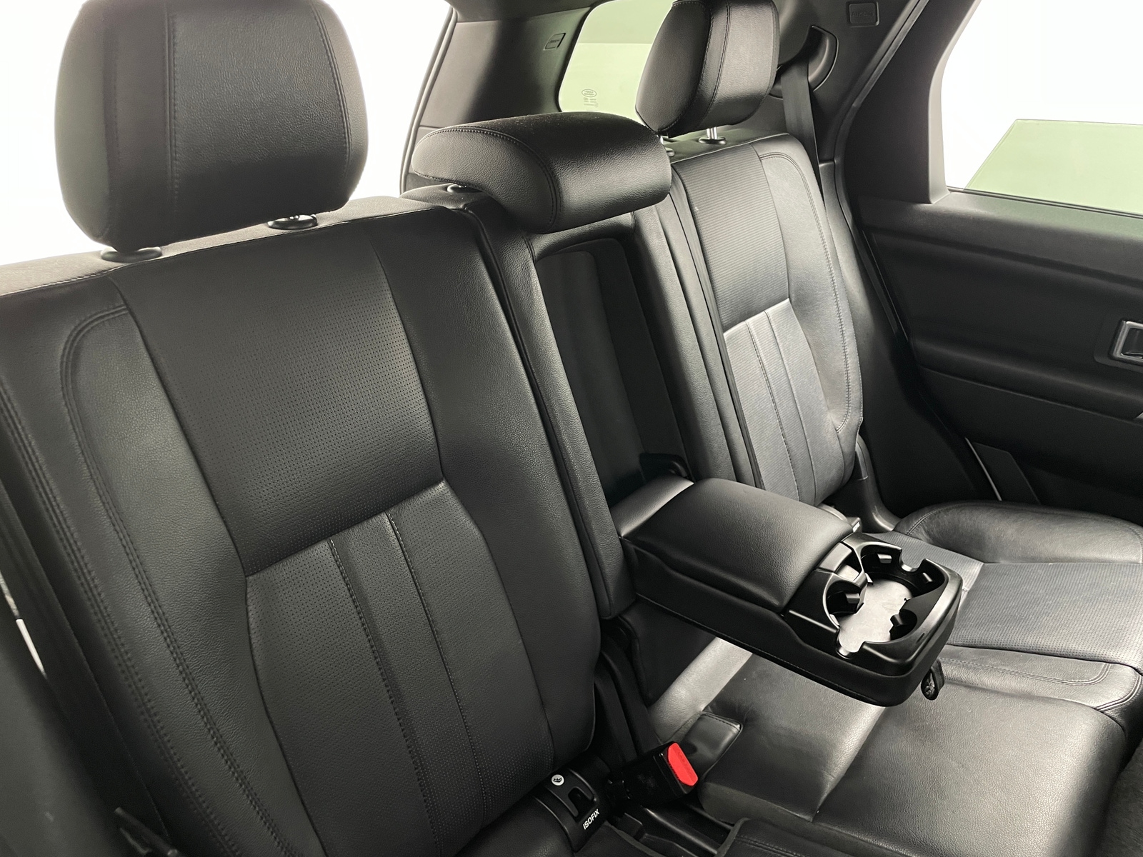 Thumbnail: 2017 Land Rover Discovery Sport - 6
