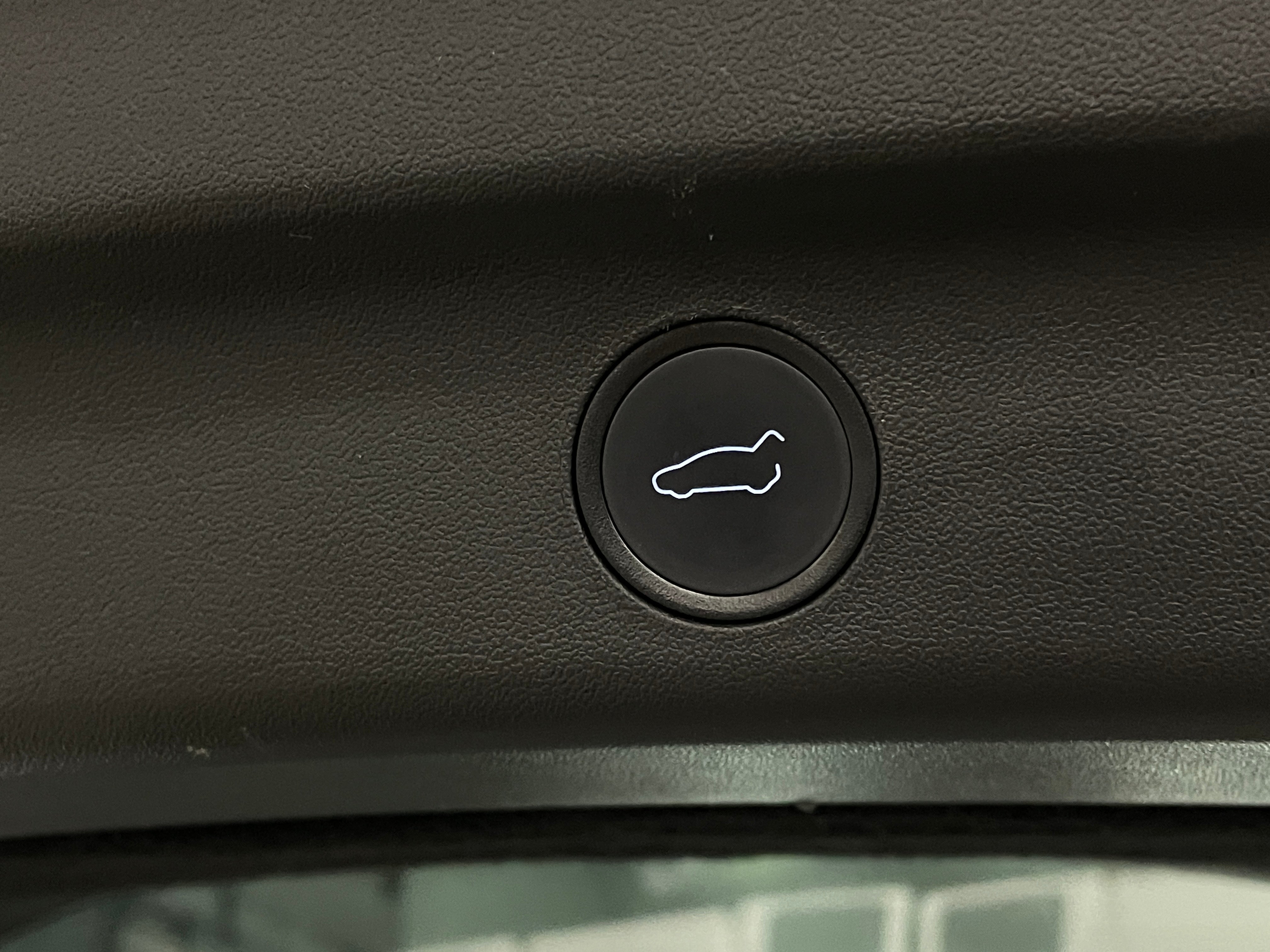Used 2022 Tesla Model Y Long Range with VIN 7SAYGAEE9NF414043 for sale in Auburn, WA