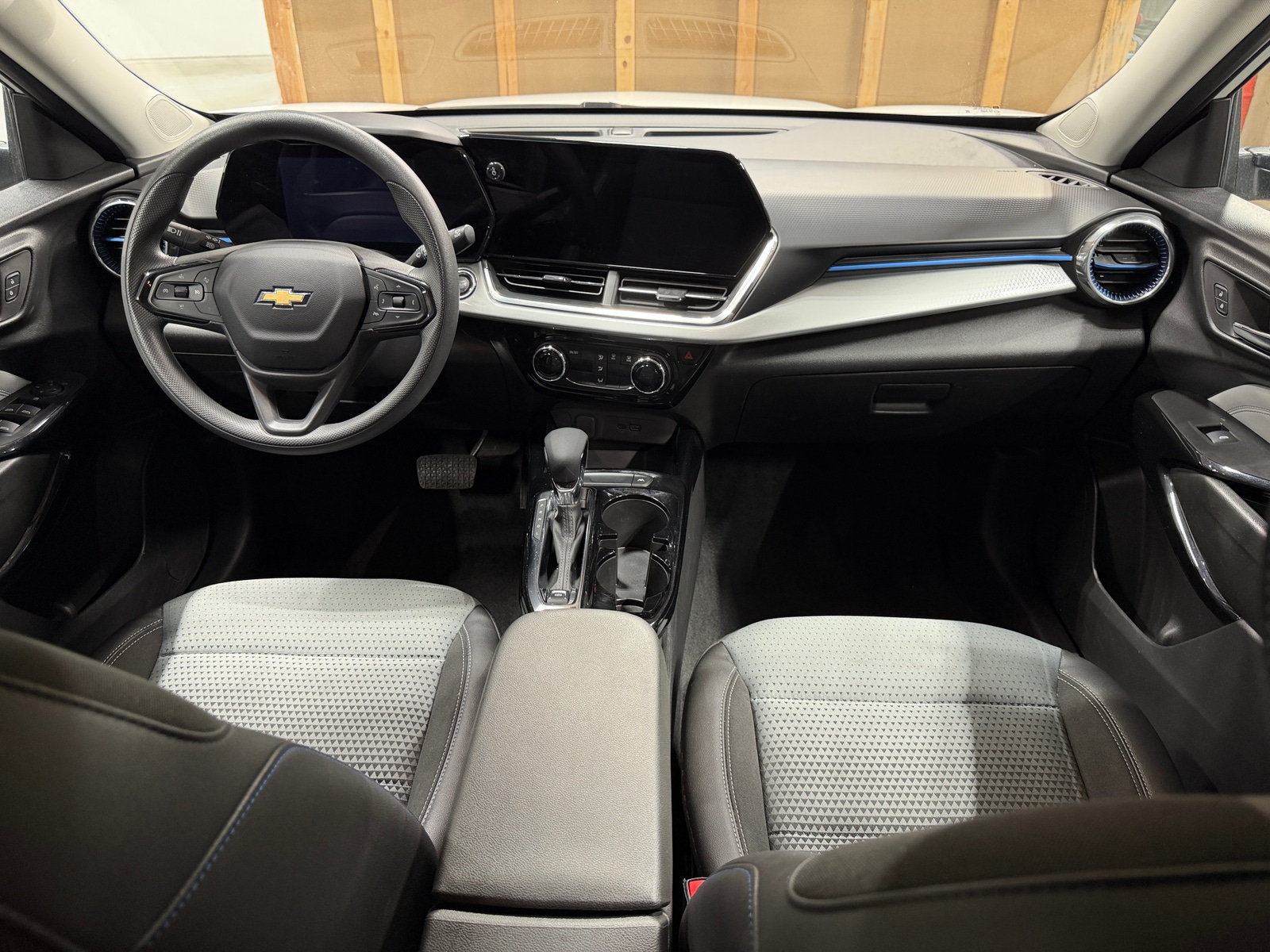 Thumbnail: 2025 Chevrolet Trax - 2