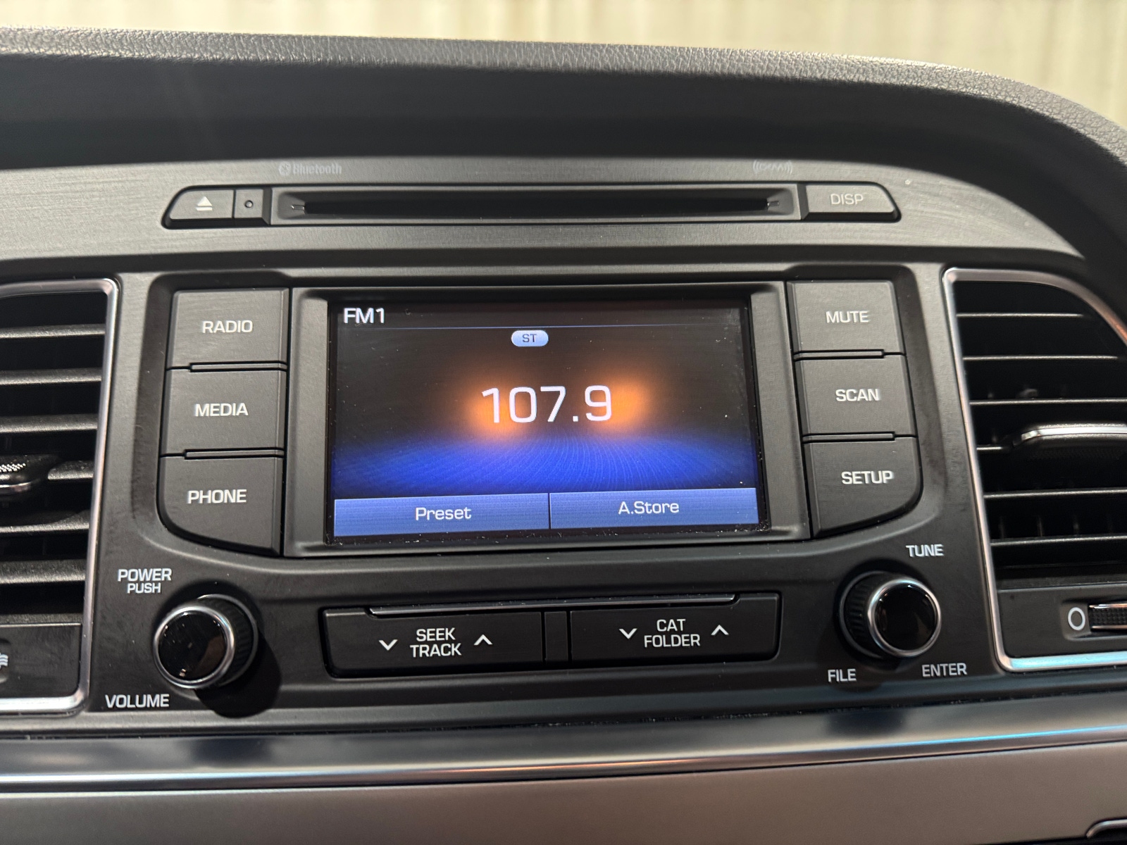 Thumbnail: 2015 Hyundai Sonata - 4