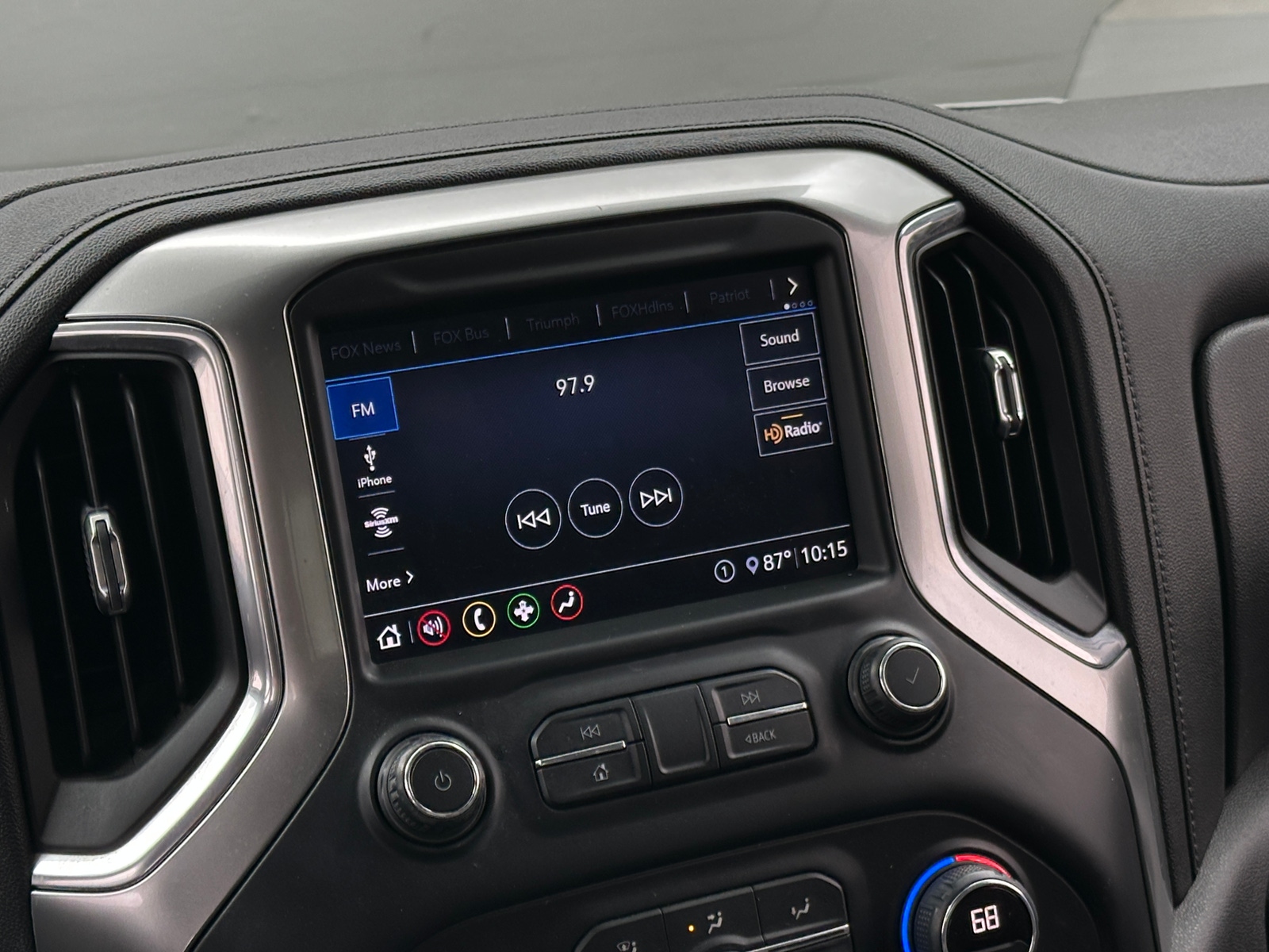 Thumbnail: 2020 Chevrolet Silverado 1500 - 4