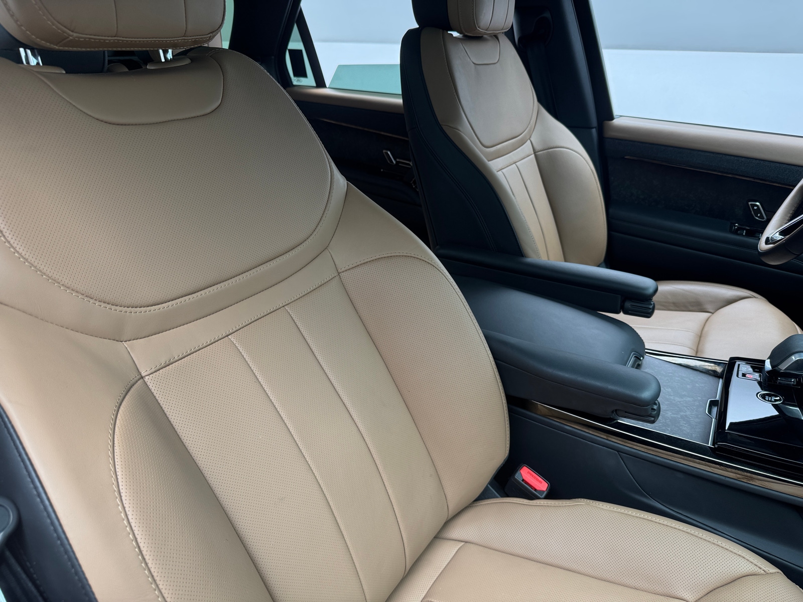 Thumbnail: 2024 Land Rover Range Rover Sport - 2