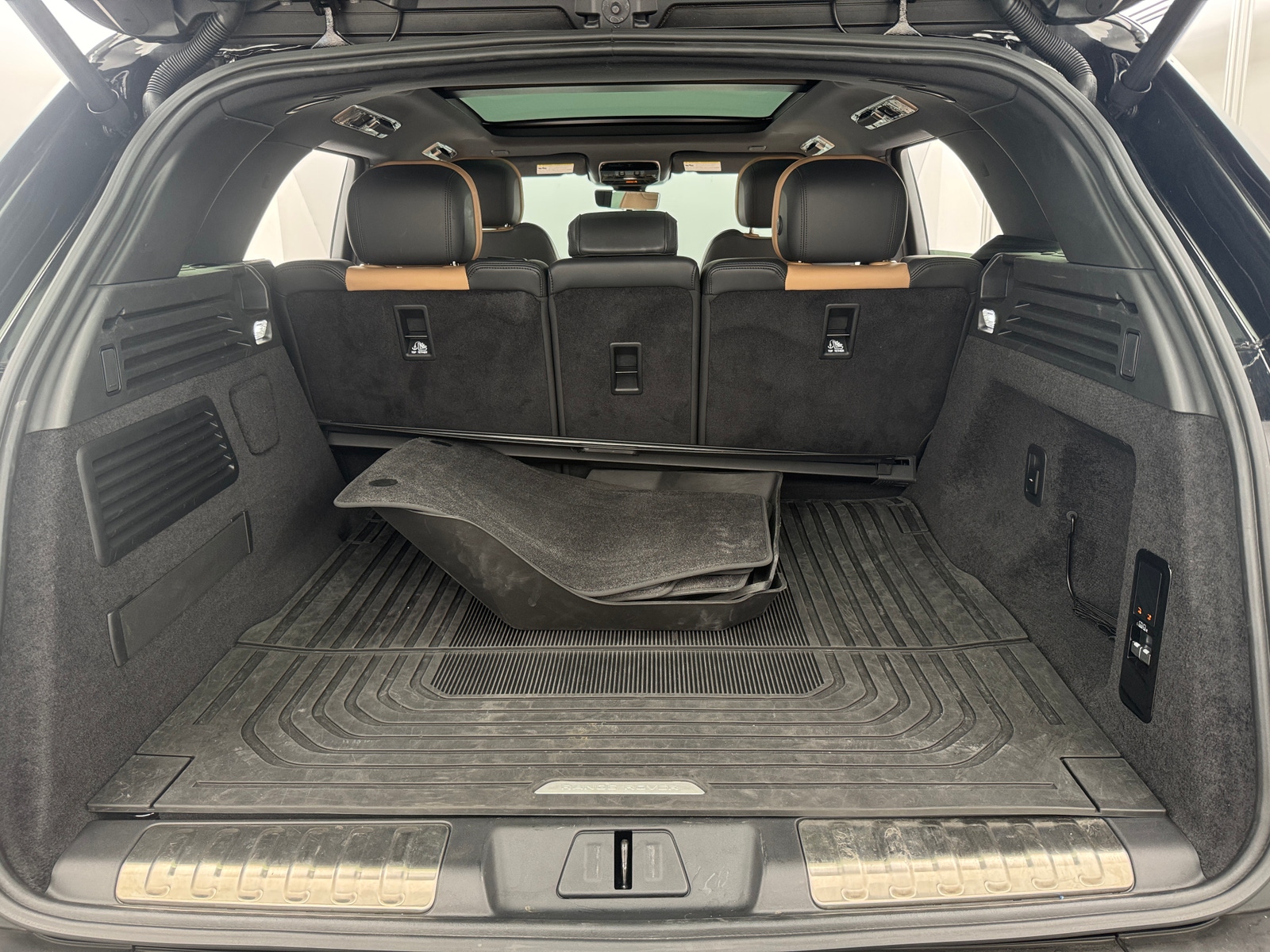 Thumbnail: 2024 Land Rover Range Rover Sport - 7