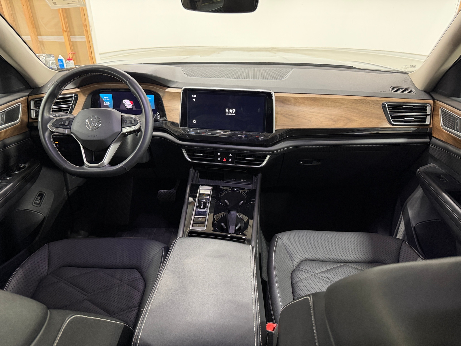 Thumbnail: 2025 Volkswagen Atlas - 3