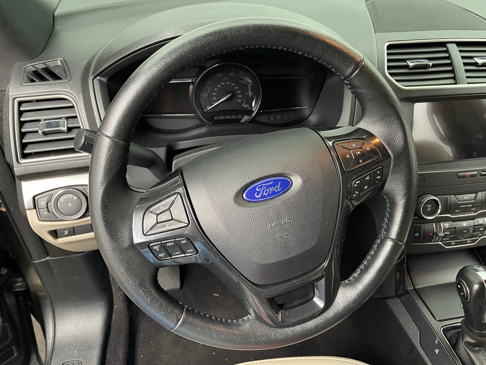Thumbnail: 2019 Ford Explorer - 4