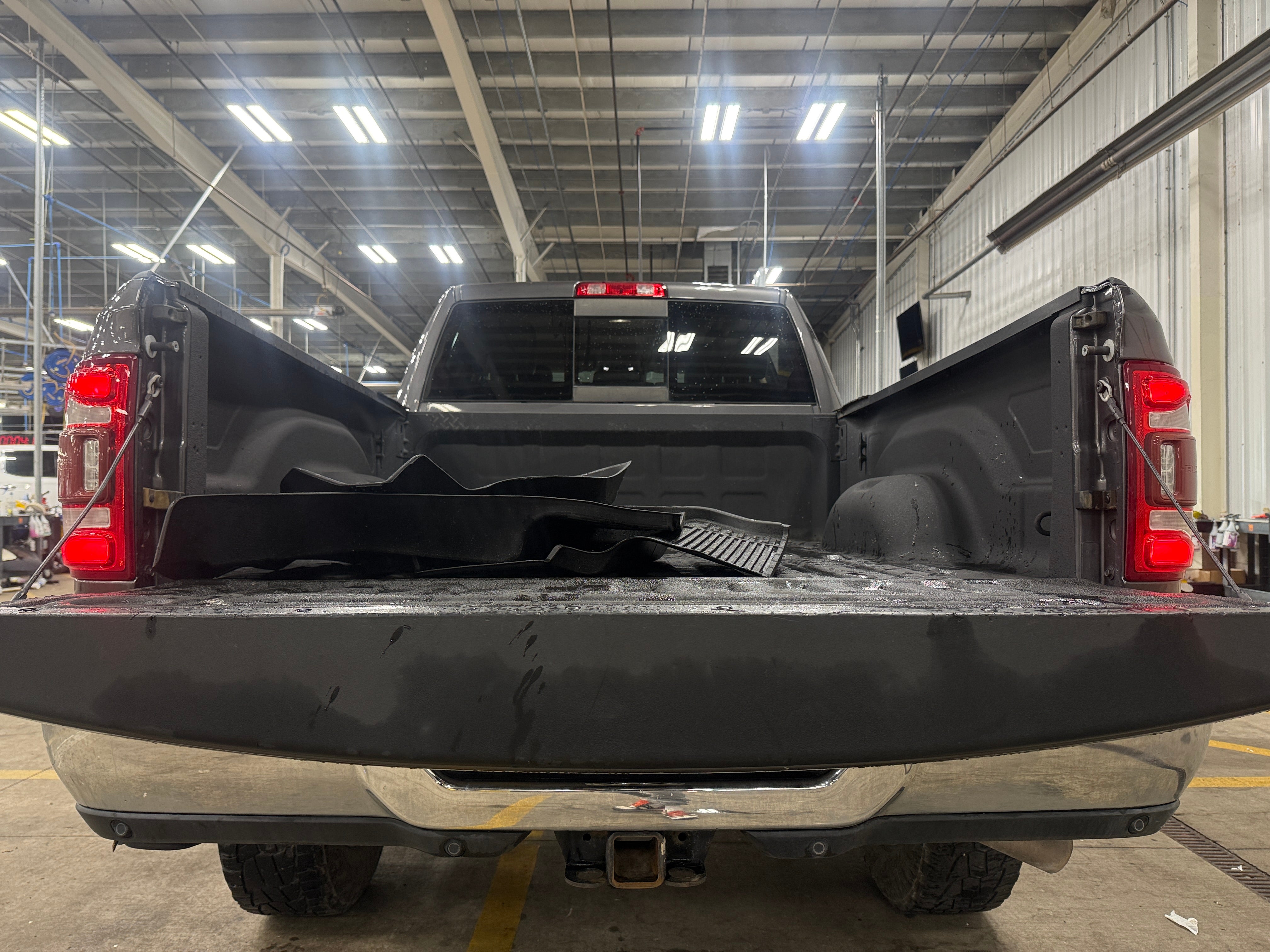 3C6UR5FJ4KG671696
