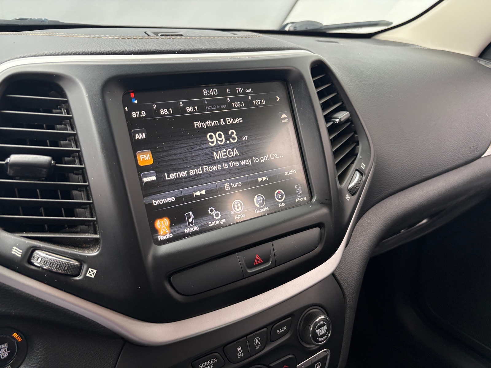 Thumbnail: 2018 Jeep Cherokee - 4