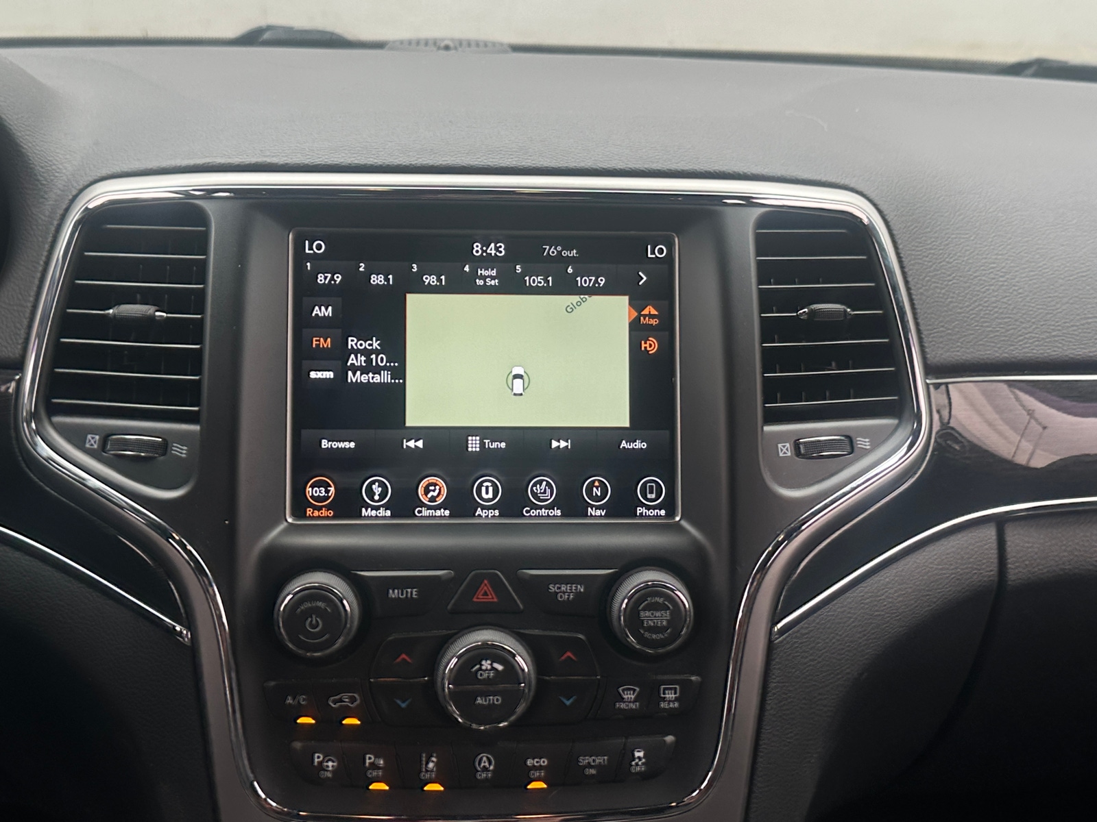 Thumbnail: 2018 Jeep Grand Cherokee - 3
