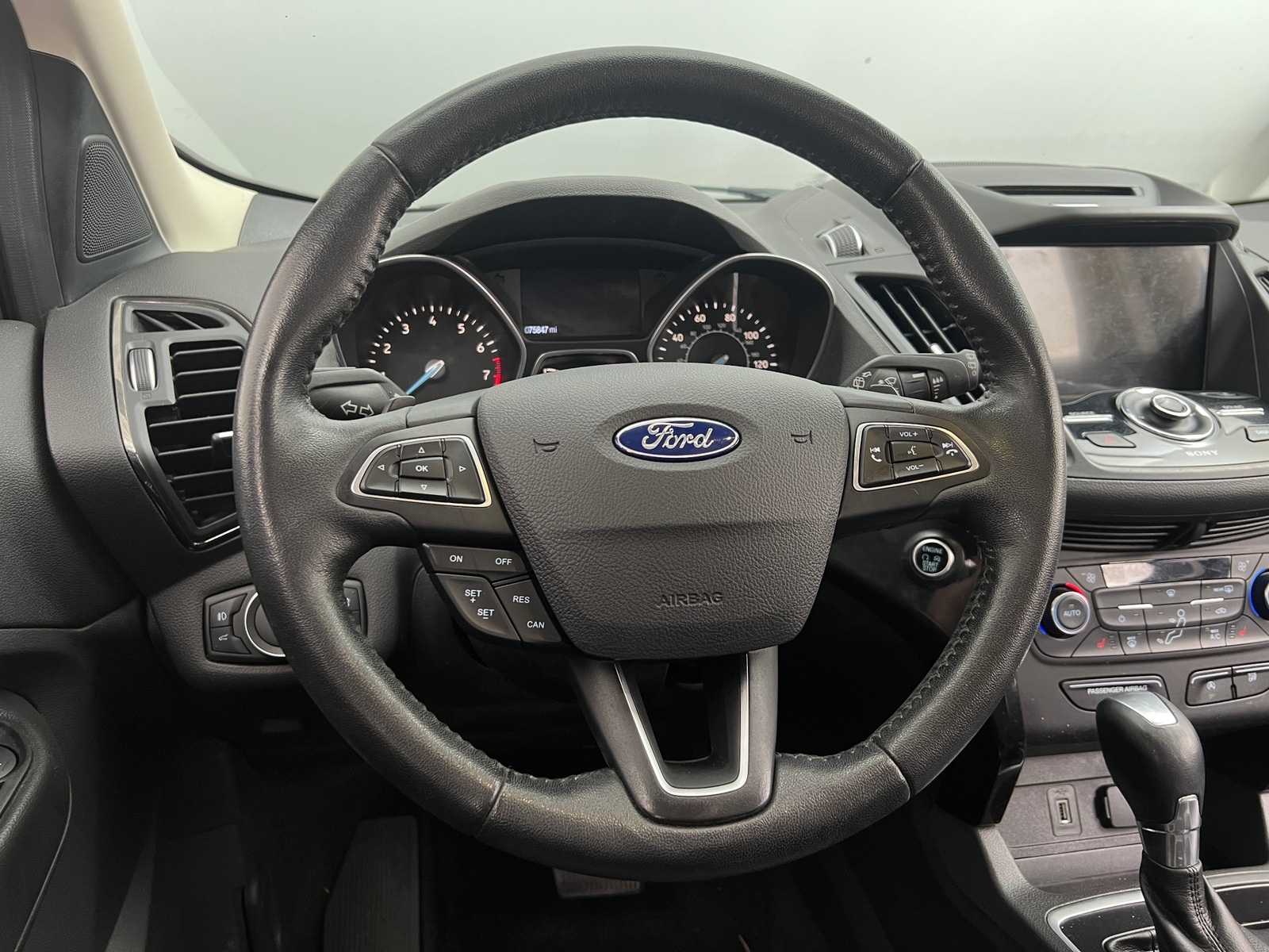 Thumbnail: 2017 Ford Escape - 4
