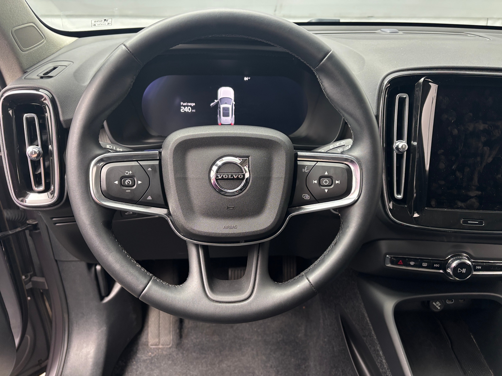 Thumbnail: 2026 Volvo XC40 - 5