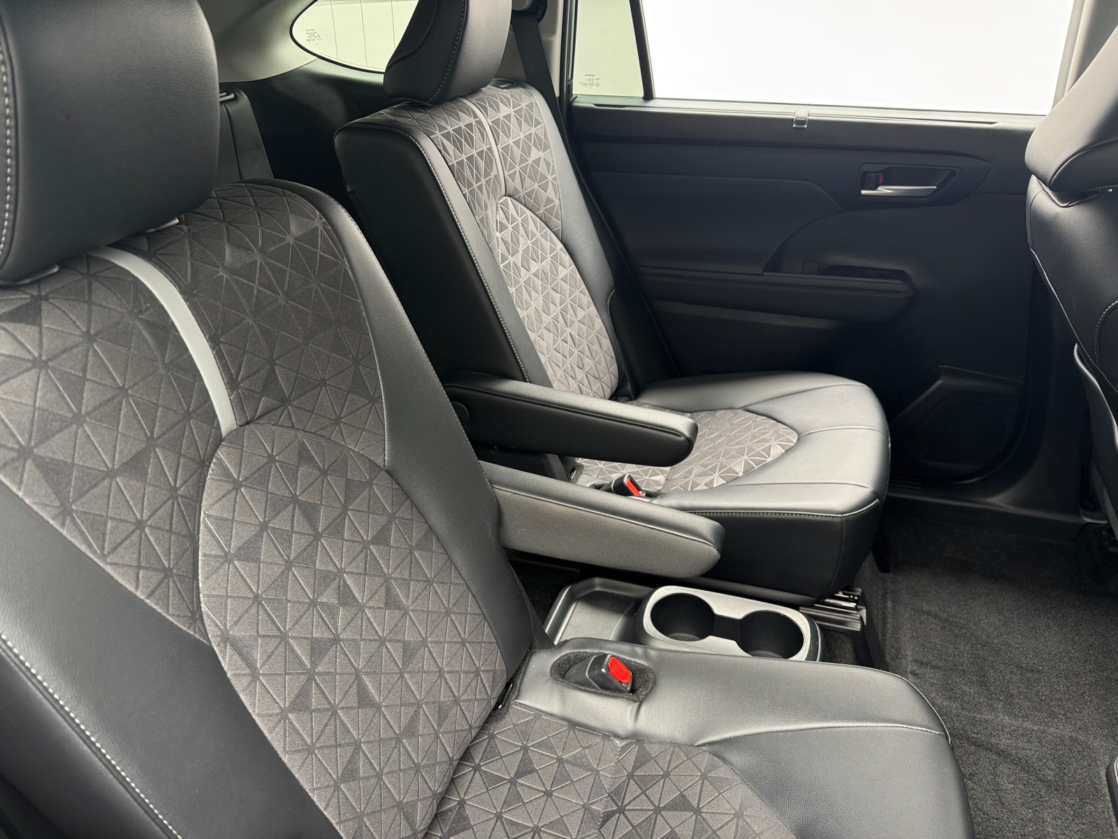 Thumbnail: 2024 Toyota Highlander - 6