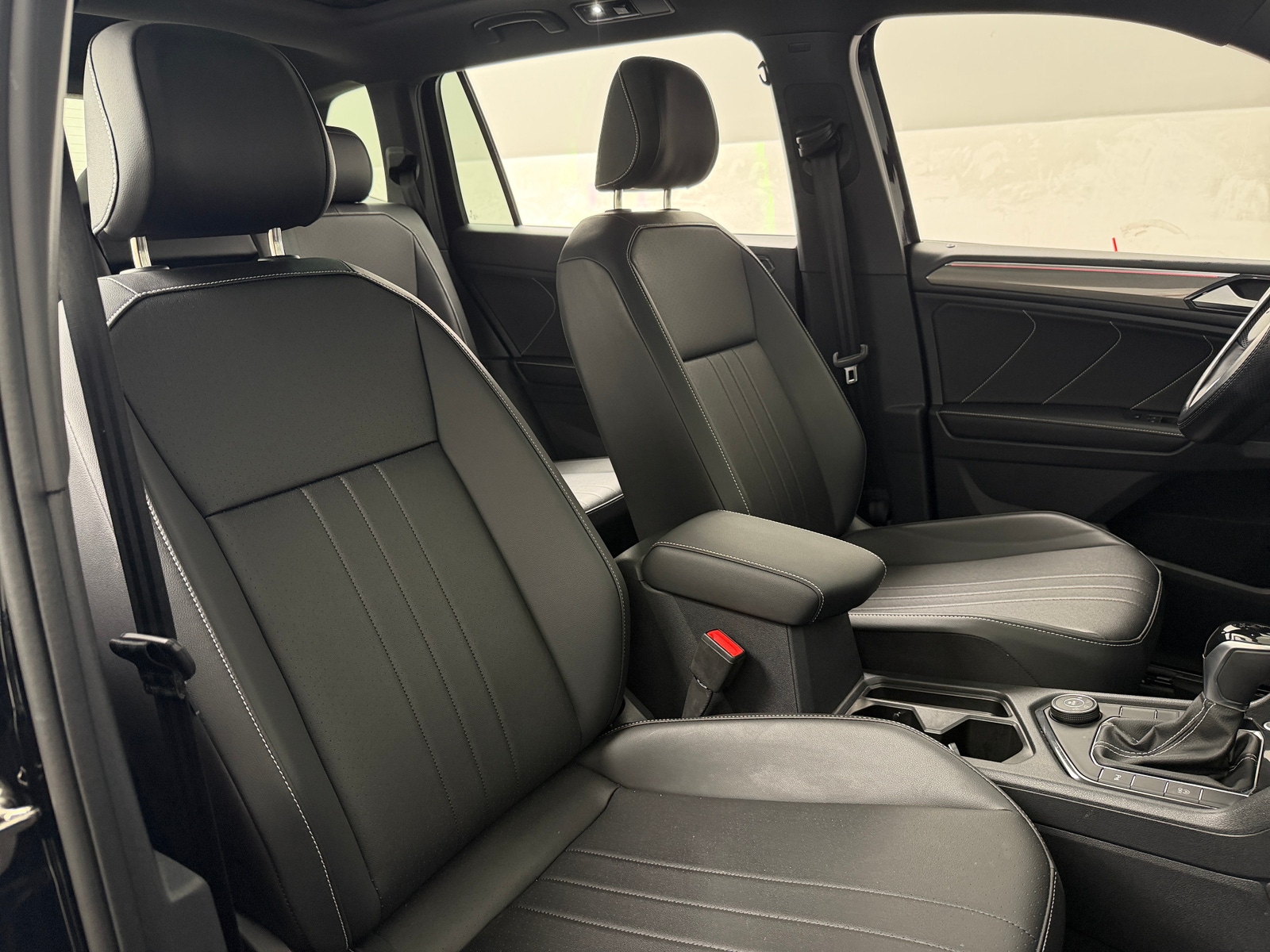 Thumbnail: 2024 Volkswagen Tiguan - 2