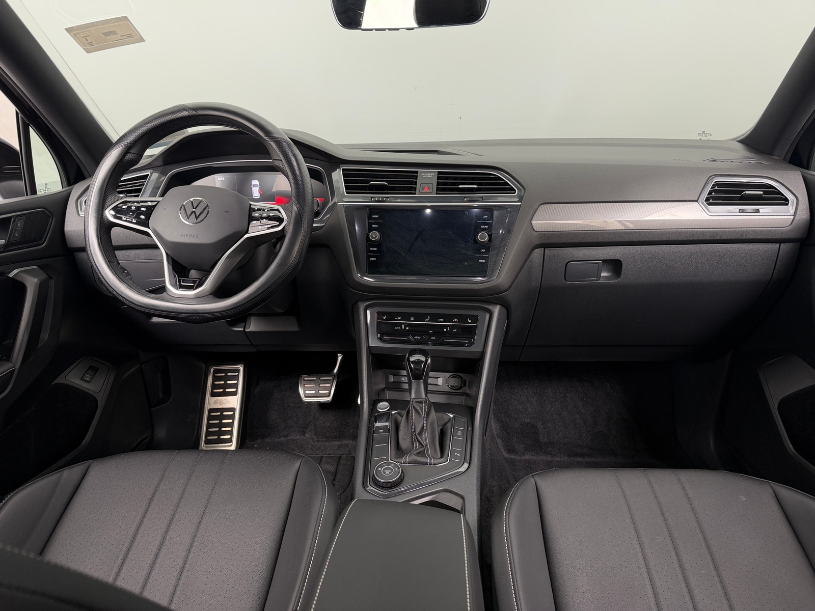 Thumbnail: 2024 Volkswagen Tiguan - 3