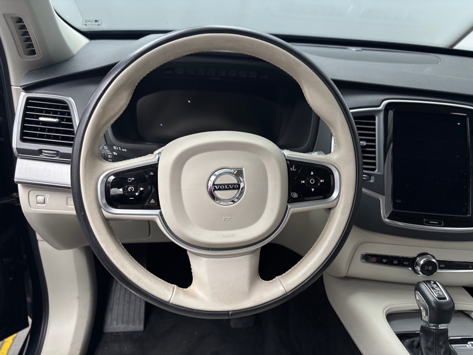 Thumbnail: 2021 Volvo XC90 - 4