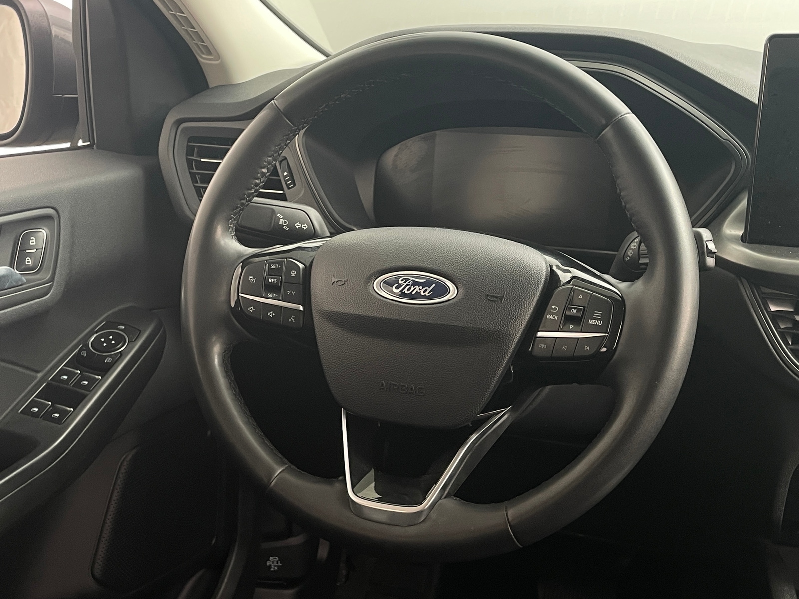 Thumbnail: 2023 Ford Escape - 4