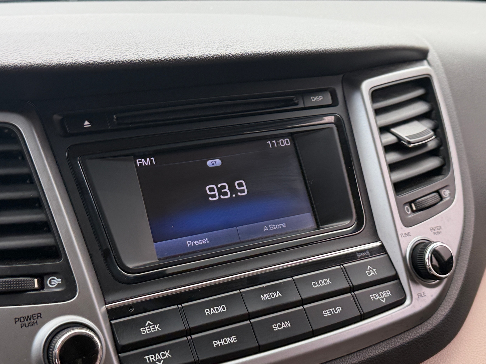 Thumbnail: 2017 Hyundai Tucson - 4